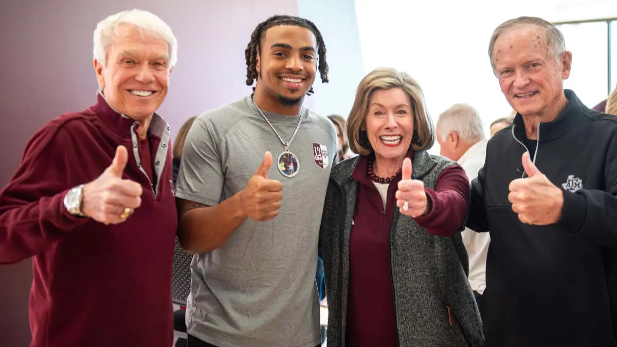 Aggie Football Autograph Session