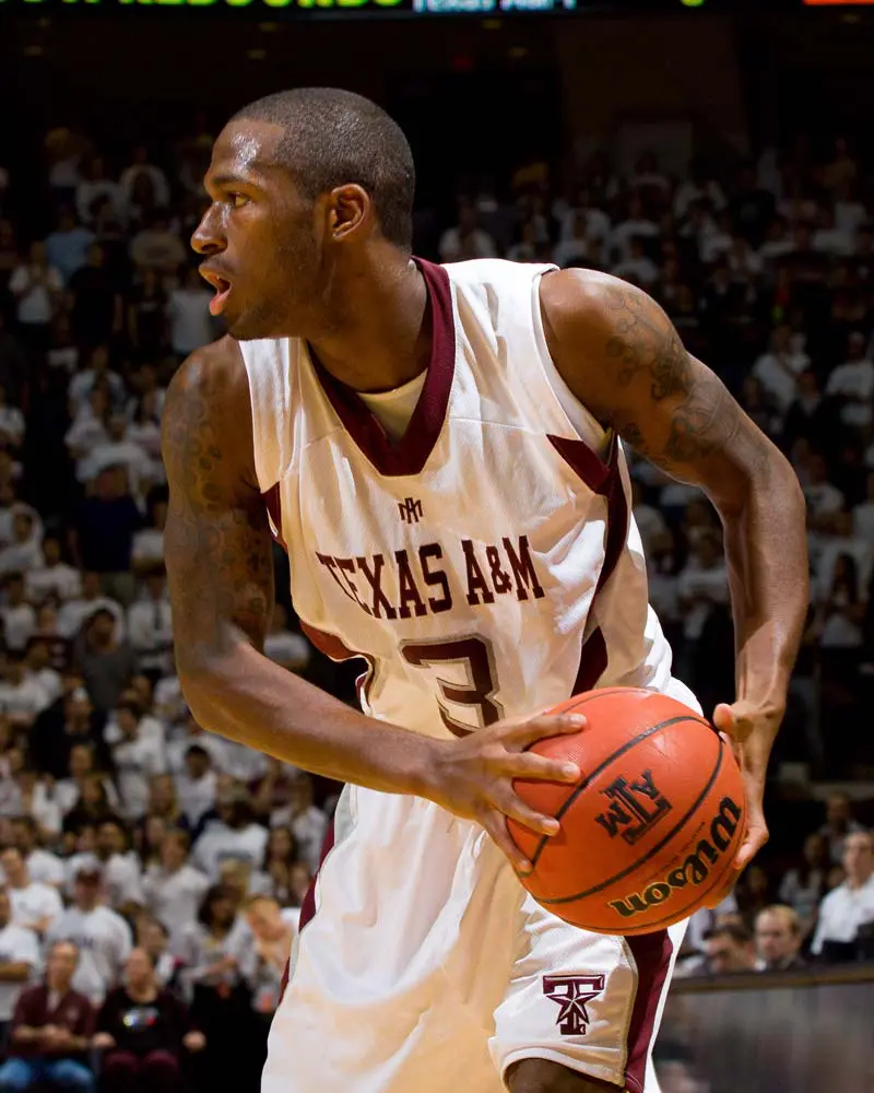 Derrick Roland playing basketball