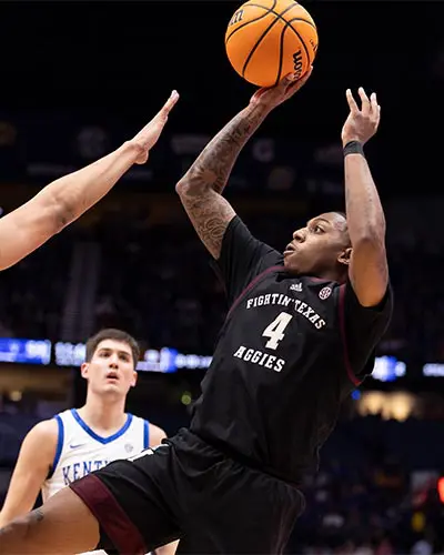 wade taylor shooting the basketball in a game