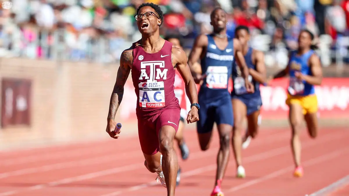 Track runner running